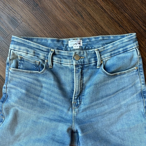 12 / 31 DOLLY PARTON JOLEANS PETITE FLARE JEANS LIGHT WASH DENIM GOOD AMERICAN - Picture 8 of 16